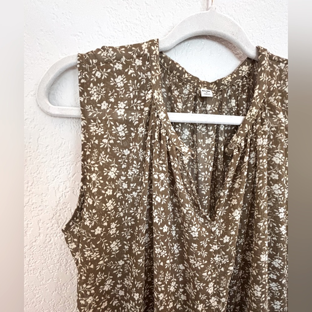 Uniqlo sheer tiered floral print tank - Picture 2 of 6